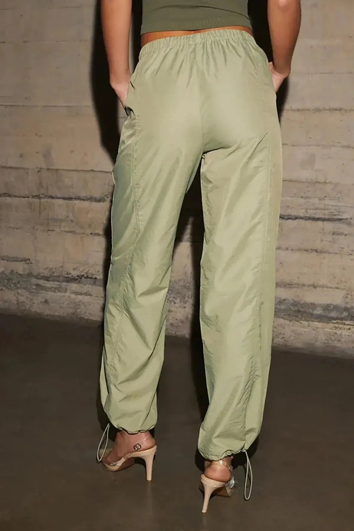 Modern High Waist Ankle-Tie Jogger Pants – Sporty Casual Look