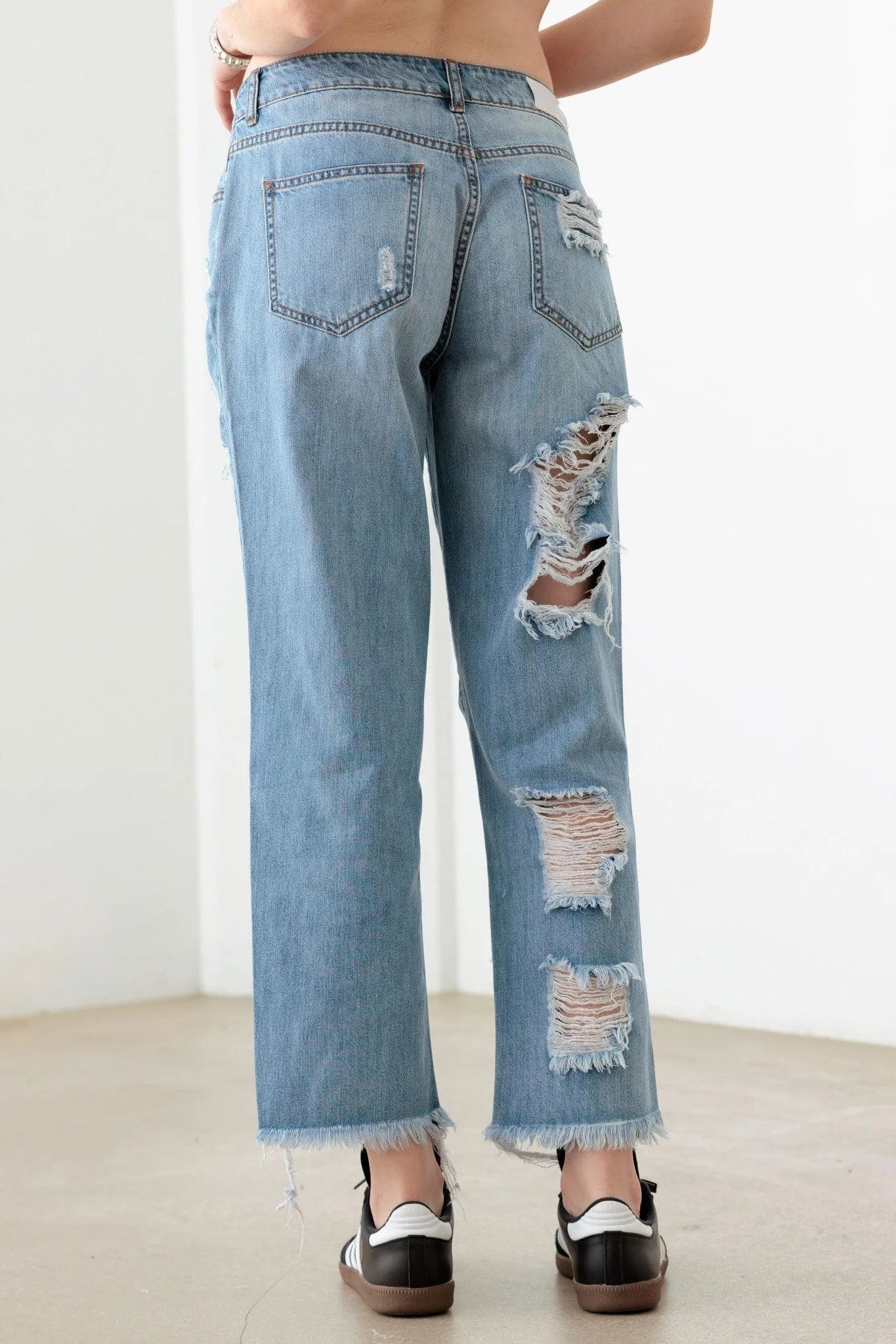 Blue Distressed Straight Leg Jeans – Back & Front Washed Vintage Look