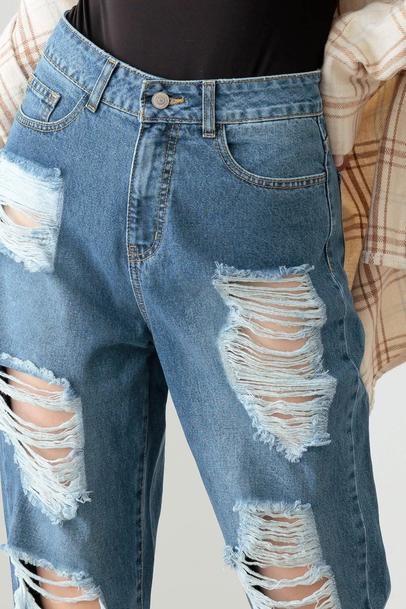 Destroyed High Waist Mom Fit Jeans – Classic Retro Denim